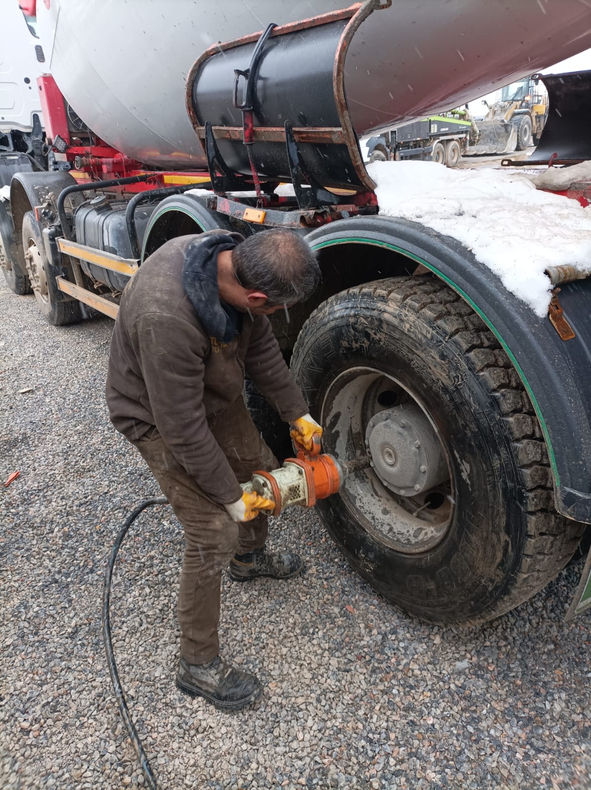 Turgay Oto Lastik Operasyon